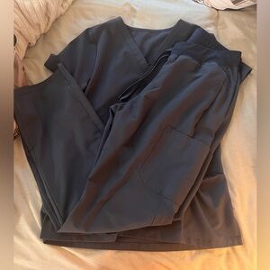 Mandala Scrub Set in Gray